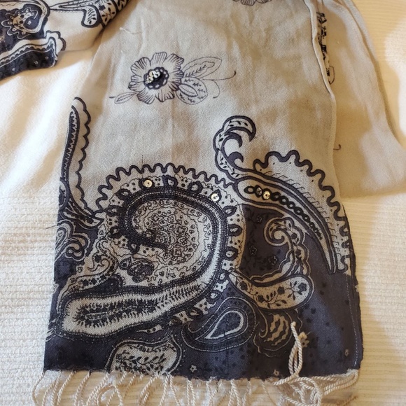 Grey Scarf with Paisley Graphics and Flower Print Graphics - Picture 2 of 6